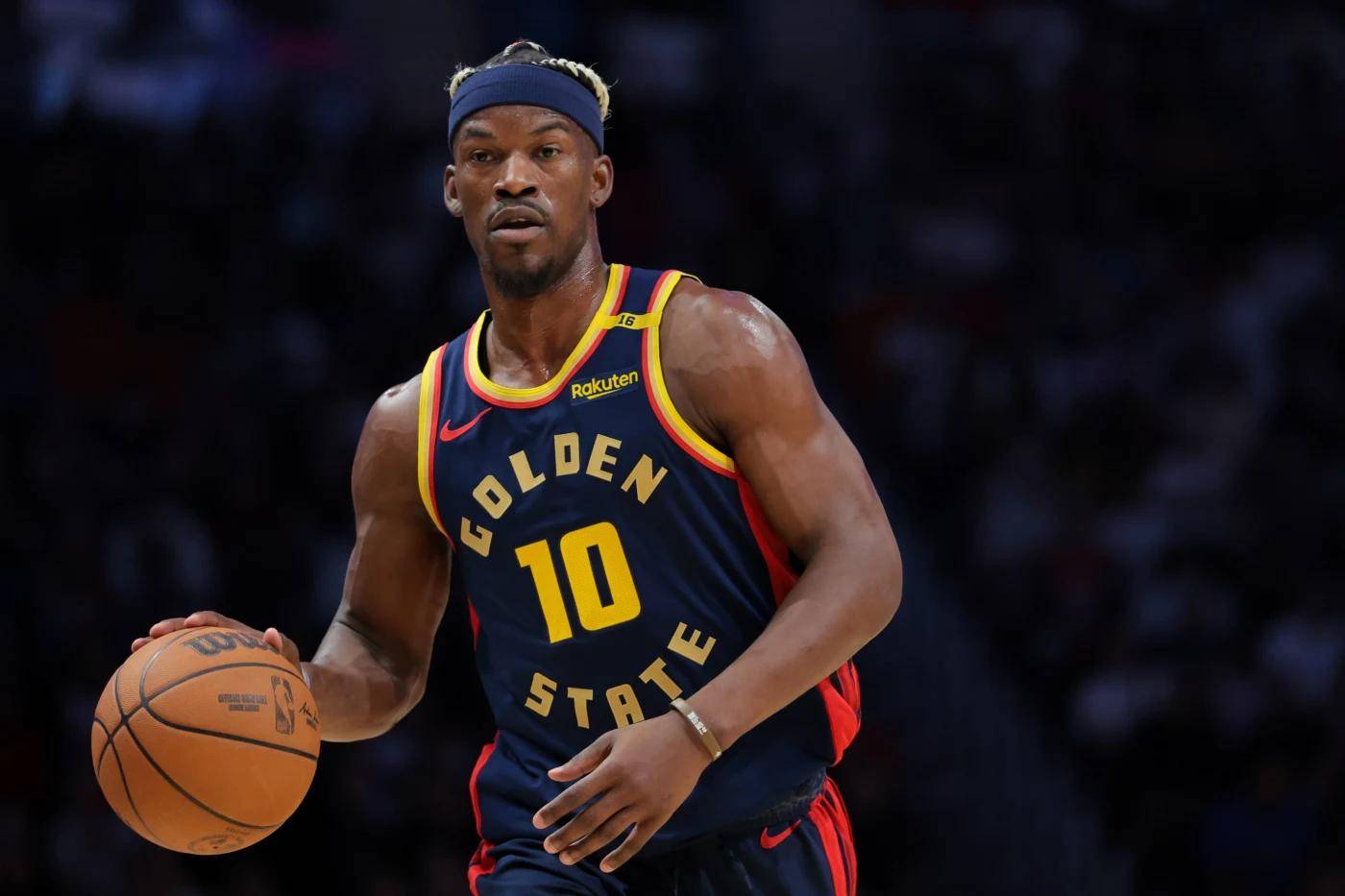 包含NBA常规赛今晨走向成谜；洛杉矶湖人更衣室发声；压力陡增；资深球员宣示担当的词条