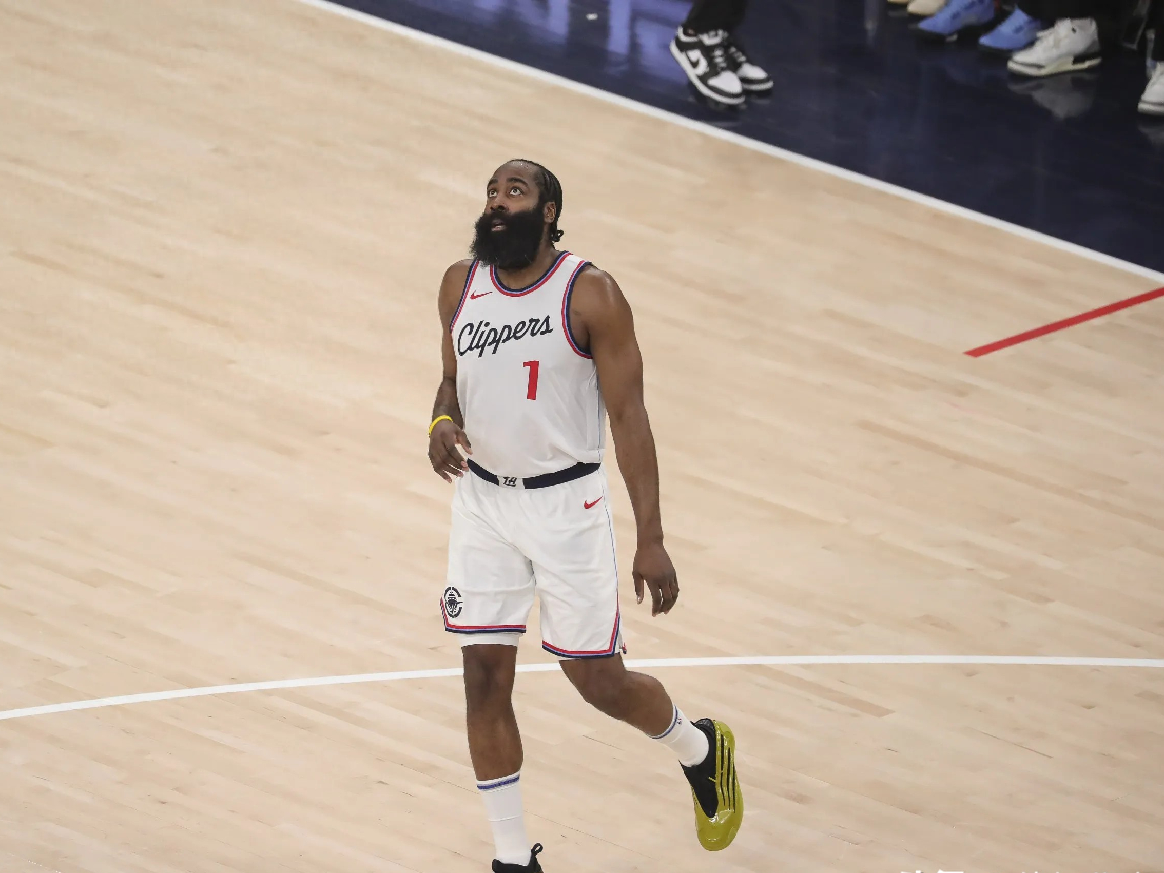 娱乐平台-关于布鲁克林篮网训练开放日；加时末段止住颓势引欢呼；NBA常规赛在即；细节决定成败的信息